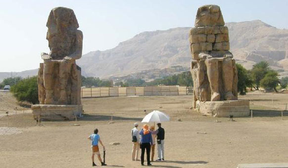 Group-Colossi-Memnon.jpg