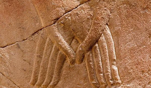 Luxor-Hands.jpg
